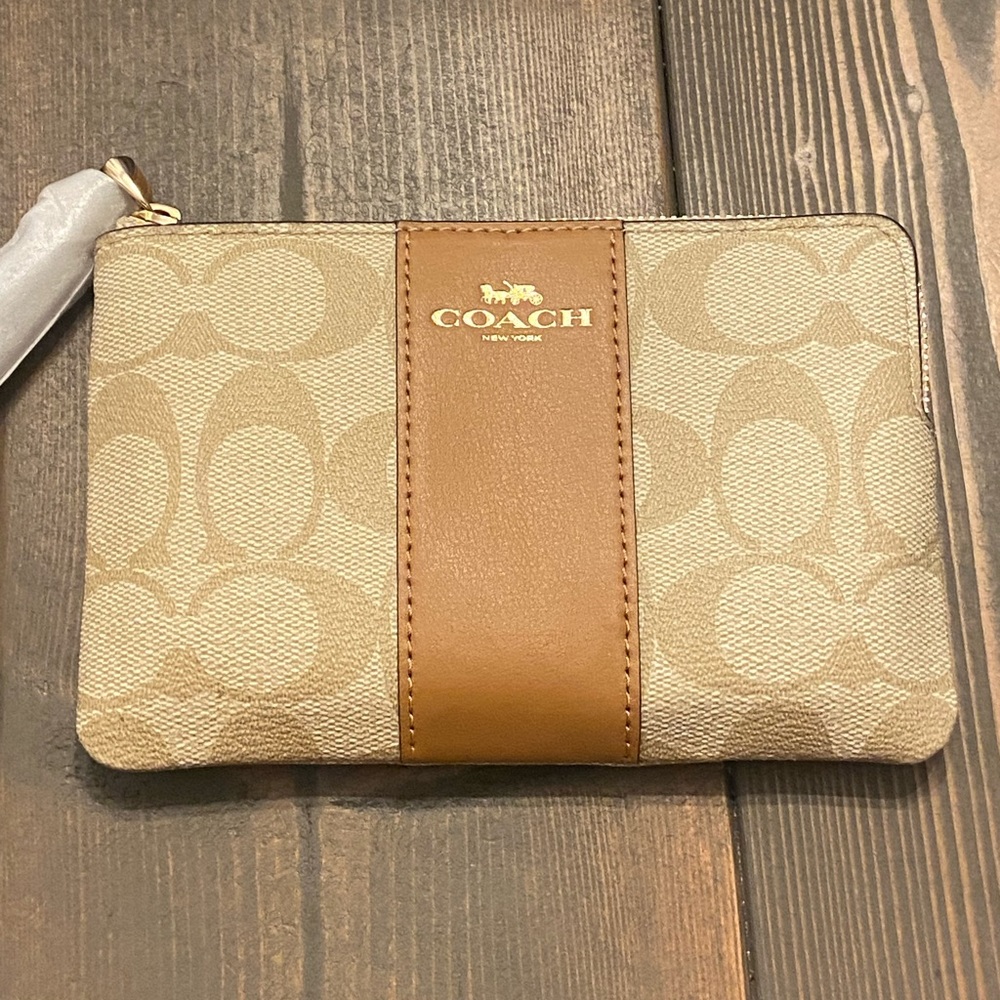 NWT Coach Small Signature Canvas Wristlet